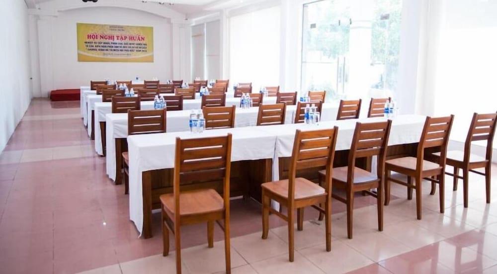 Hoang Yen Hotel 2 Quy Nhon Exterior photo