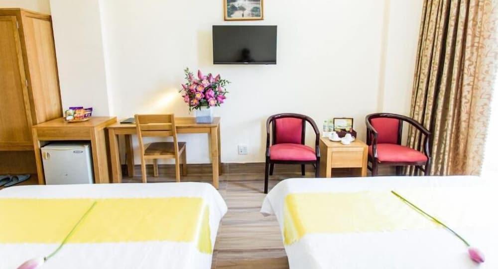 Hoang Yen Hotel 2 Quy Nhon Exterior photo